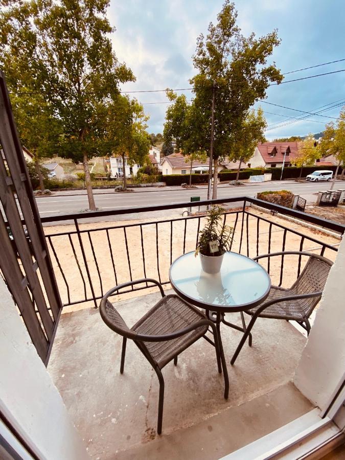 Toul Appartement Entier Avec Parking Prive Au Calme Cosy A Etage Avec Balcon Exterior photo