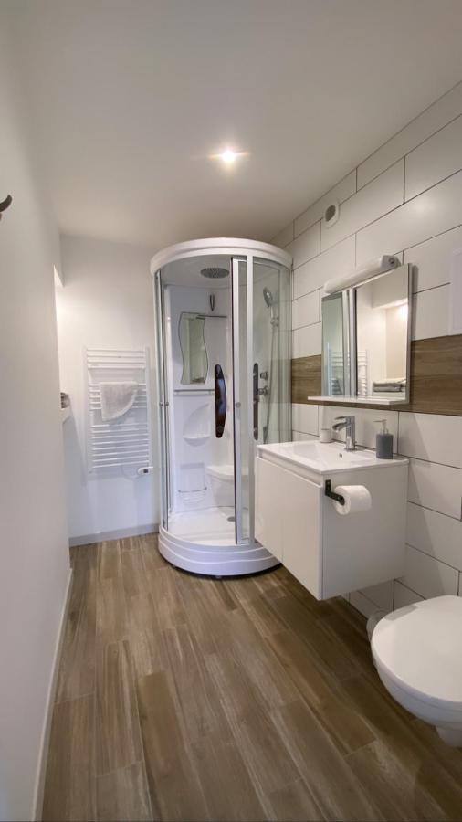 Toul Appartement Entier Avec Parking Prive Au Calme Cosy A Etage Avec Balcon Exterior photo