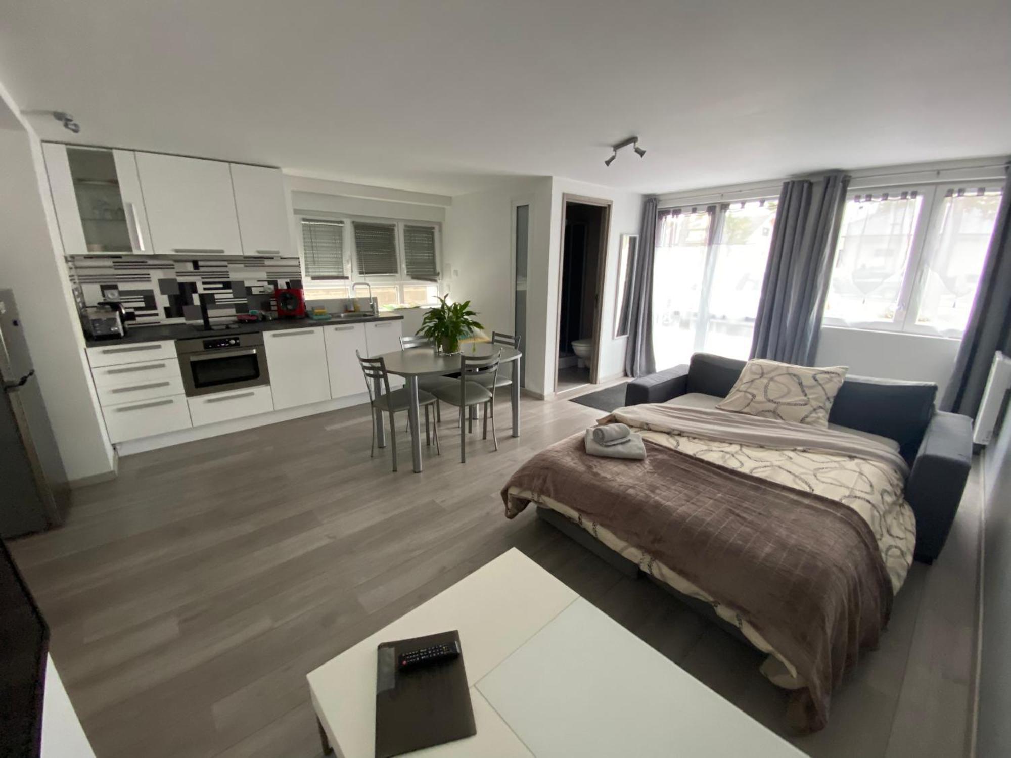 Toul Appartement Entier Avec Parking Prive Au Calme Cosy A Etage Avec Balcon Exterior photo